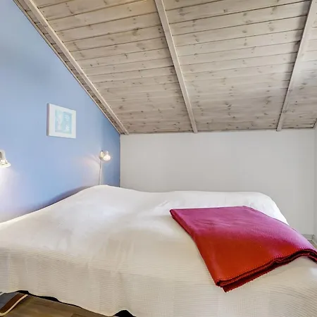 Semesterbostad Thorbiorn - 350m From The Sea By Interhome *